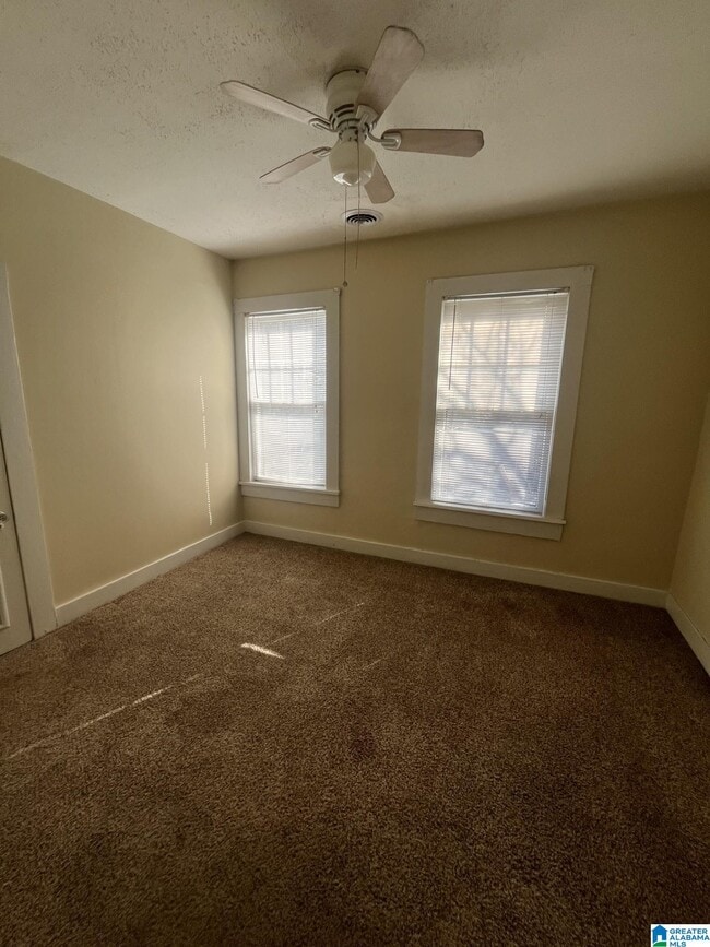 Building Photo - 915 40th St S