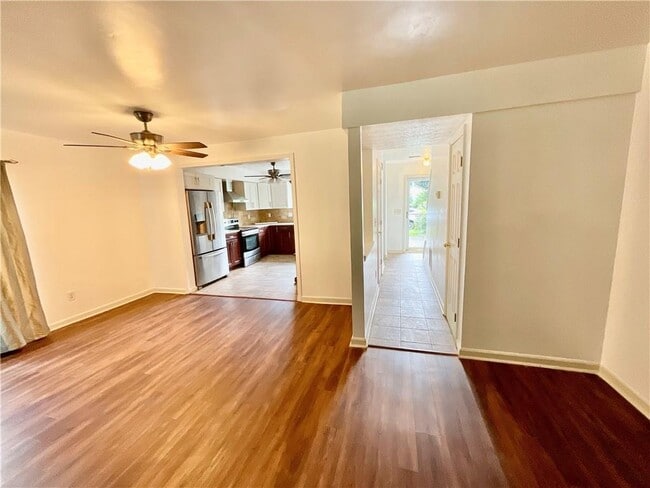 Building Photo - 5073 Village Green Way