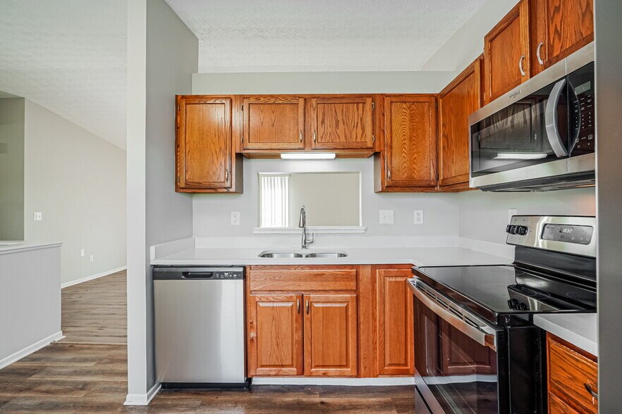 Building Photo - 794 Wallinger Dr