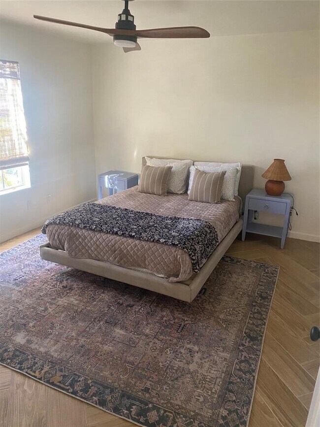 Building Photo - 1700 Houston St