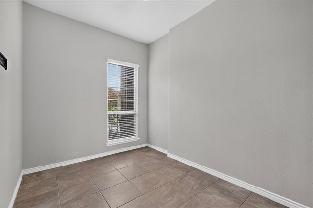 Building Photo - 997 Shady Lane Drive