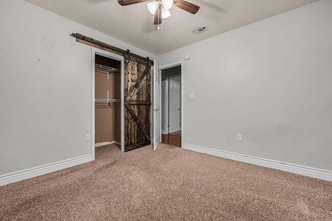 Building Photo - 202 Brittany Ln