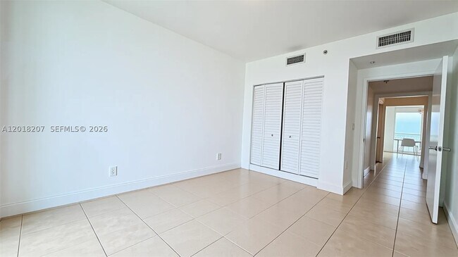 Building Photo - 19400 Turnberry Way
