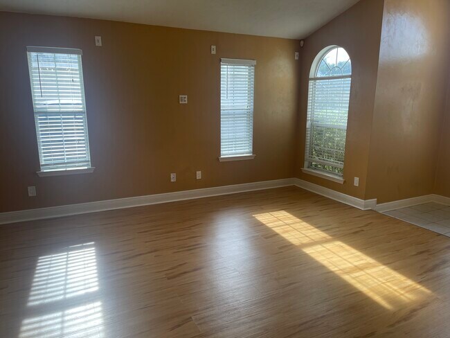 LIVING ROOM - 3139 Layla st