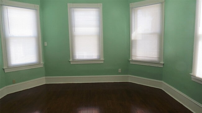 Building Photo - 2809 Avenue H