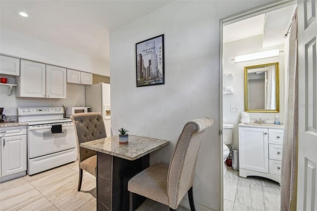 Primary Photo - 1377 S Washington Ave