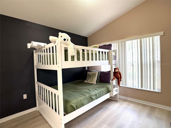 Building Photo - 353 Kensington Dr