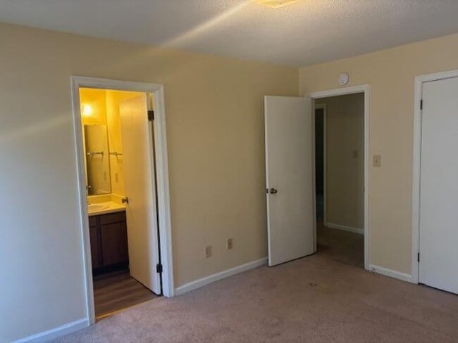 Building Photo - 204 Virginia Pl