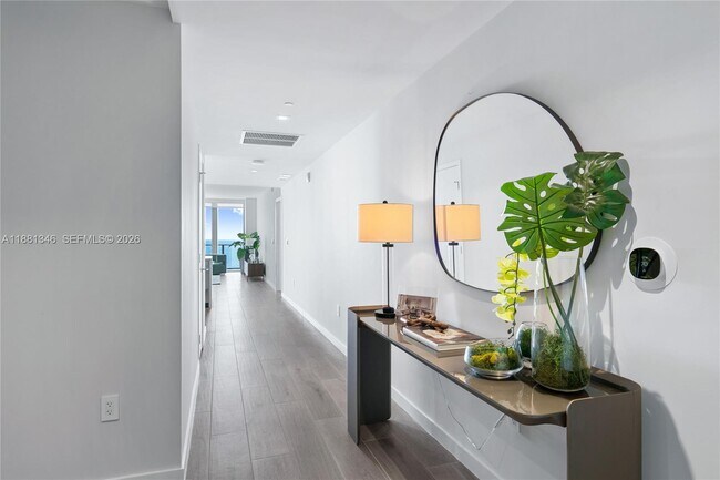 Building Photo - 1116 N Ocean Blvd