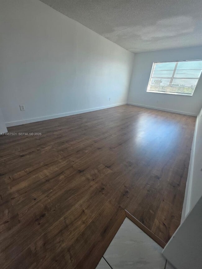 Building Photo - 494 NW 165th St