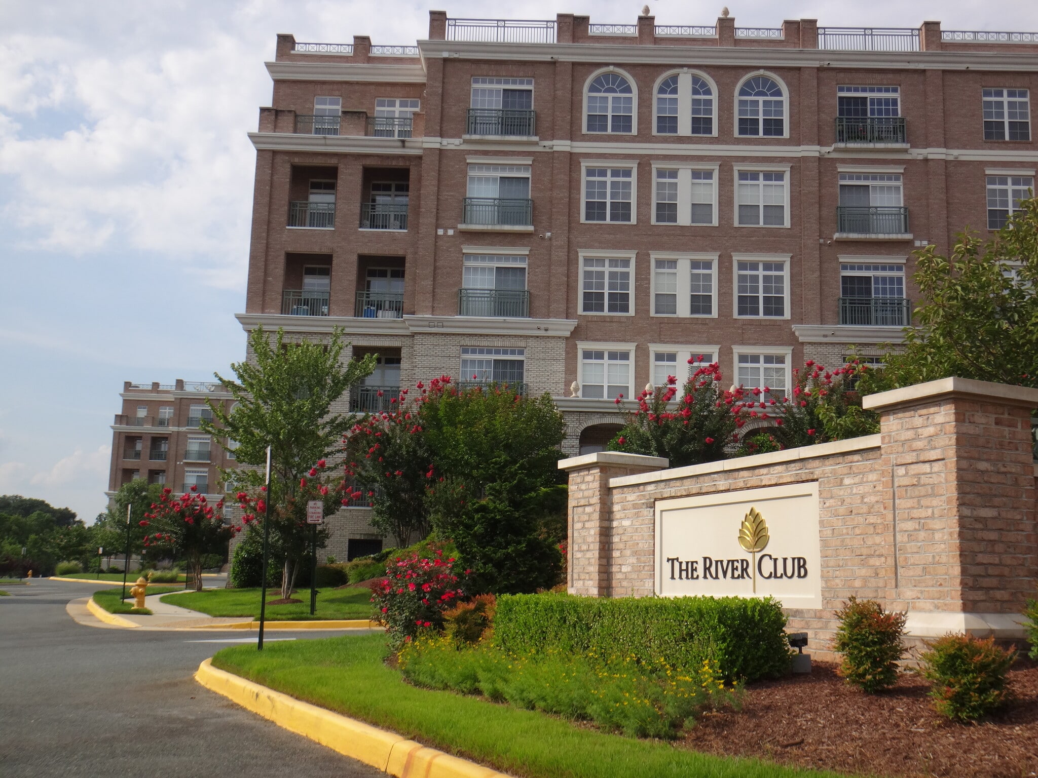 Building Photo - 830 Belmont Bay Dr