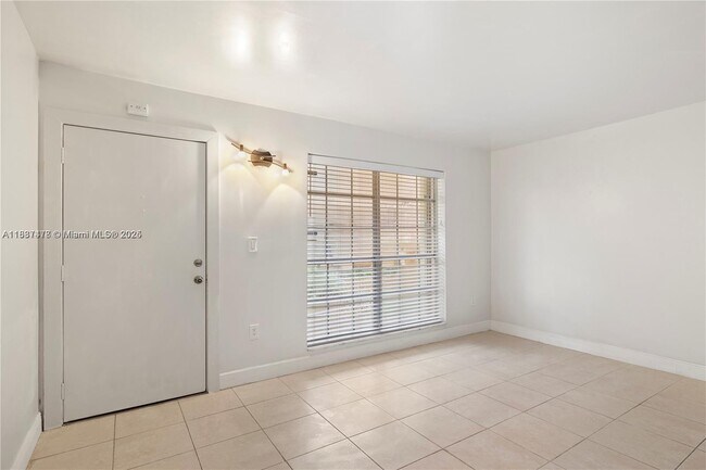 Building Photo - 7241 Miami Lakes Dr