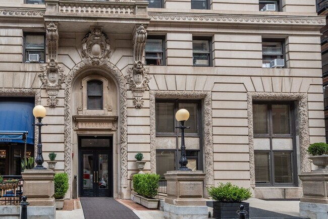 Building Photo - 21 Beacon St