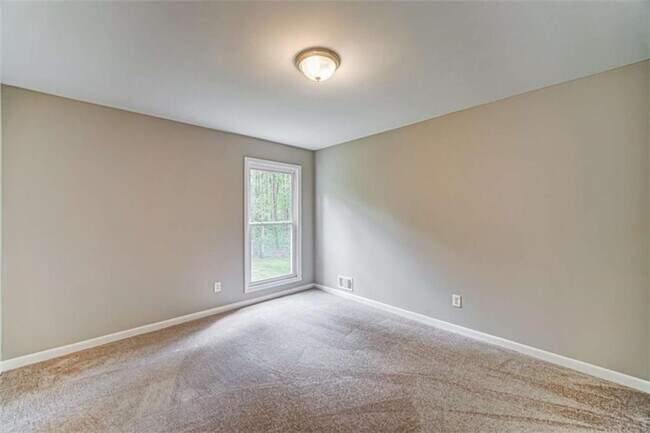 Building Photo - 2218 Woodfern Dr