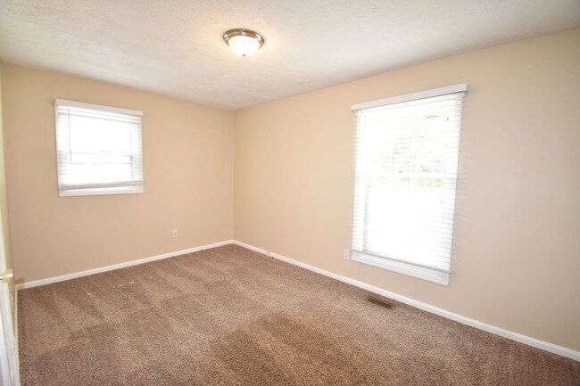 Building Photo - 333 McFadyen Dr