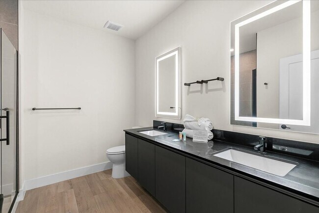 Building Photo - 1385 PEACEFUL Way