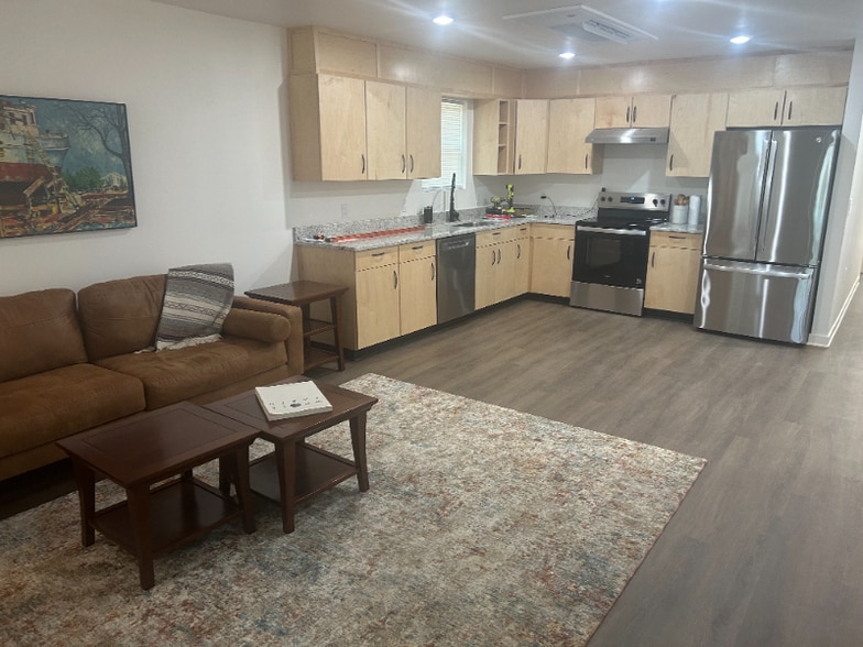 Building Photo - 144 N Coolwell Rd