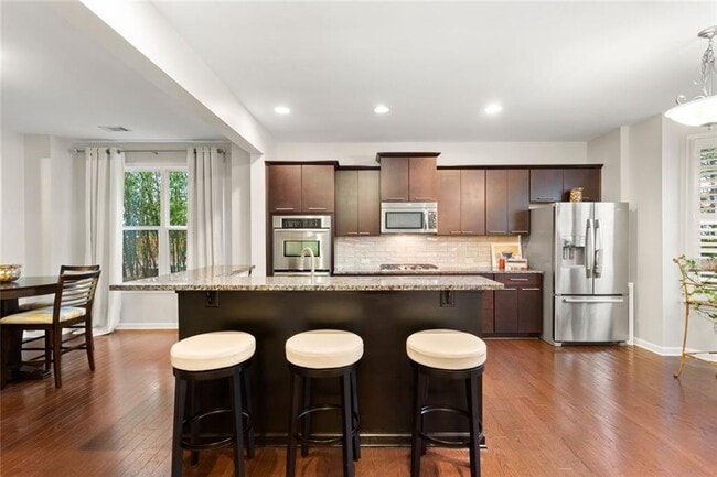 Building Photo - 4324 Laurel Creek Ct SE