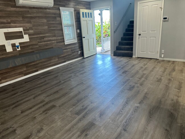 Building Photo - Free Perks, Spacious 4-Bedroom, 3-Bath Home!