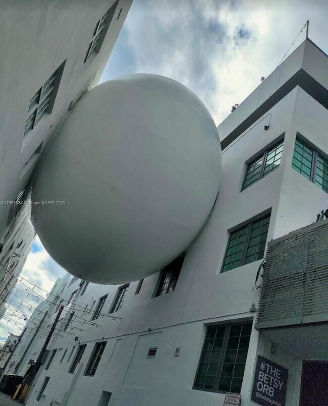 Building Photo - 1685 Jefferson Ave