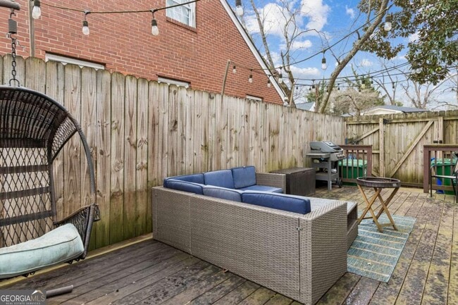 Building Photo - 1865 Stanton St