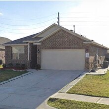 Building Photo - 21043 Iris Holly St