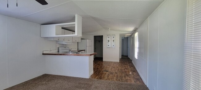 Building Photo - Ready to Move in