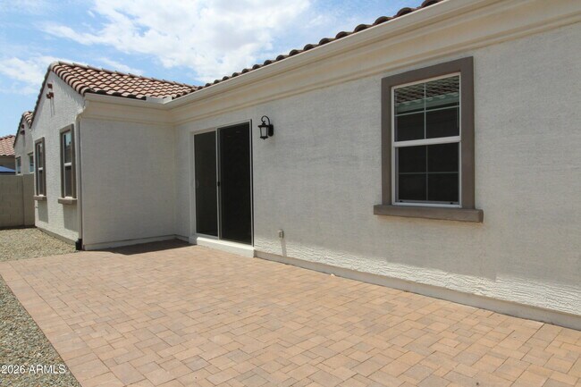 Building Photo - 3831 E Rainbow Dr