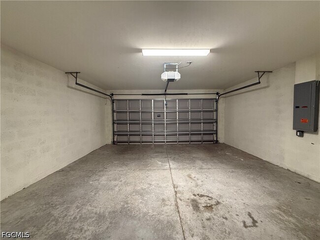 Building Photo - 315 NW 18th Terrace