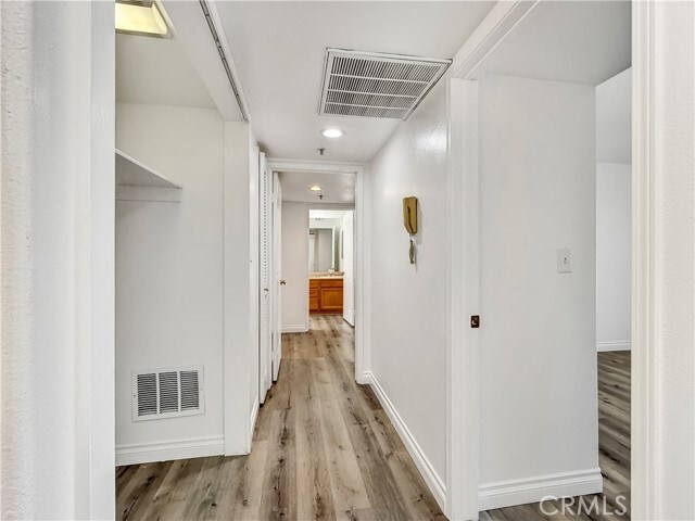 Building Photo - 468 W Huntington Dr