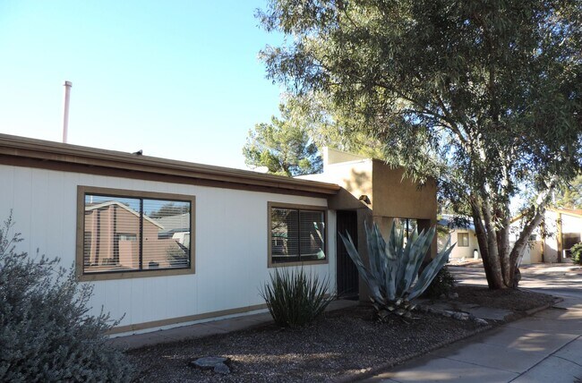 Building Photo - Desert Shadows Community