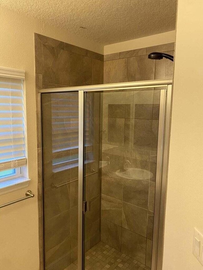 Building Photo - 5910 NW Java Ct