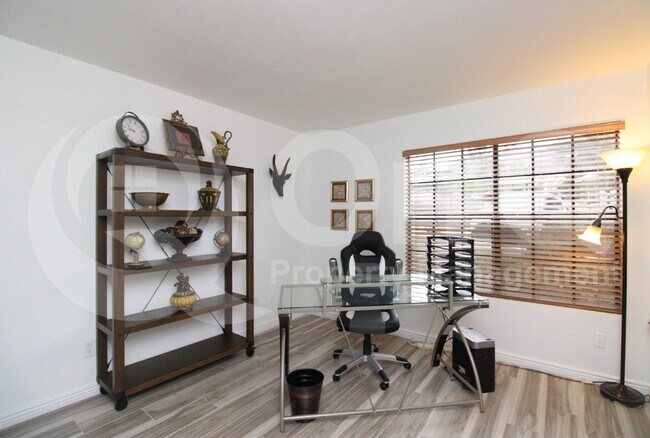 Building Photo - 3210 E Calle De La Punta