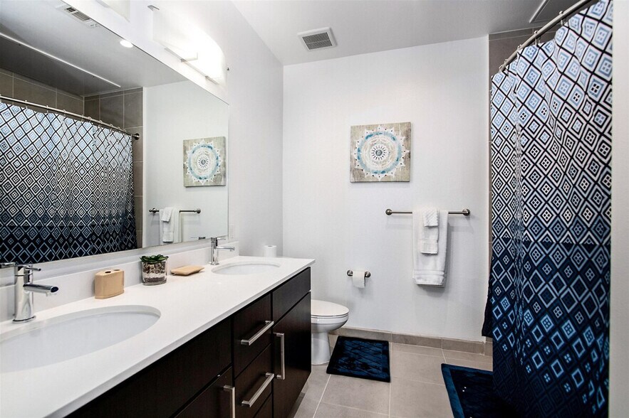 Building Photo - 1905 Holcombe Blvd