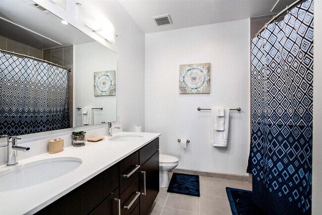 Building Photo - 1905 Holcombe Blvd