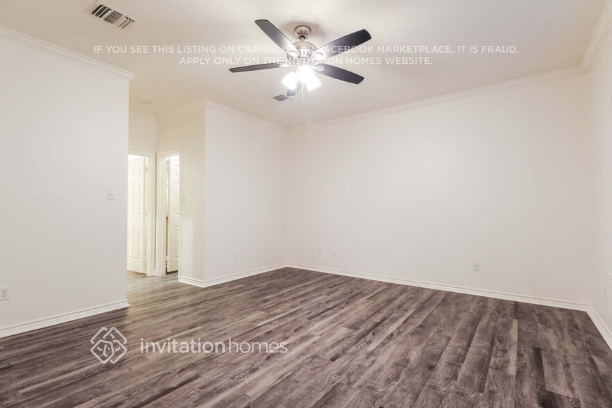 Building Photo - 3227 Hemingway Dr