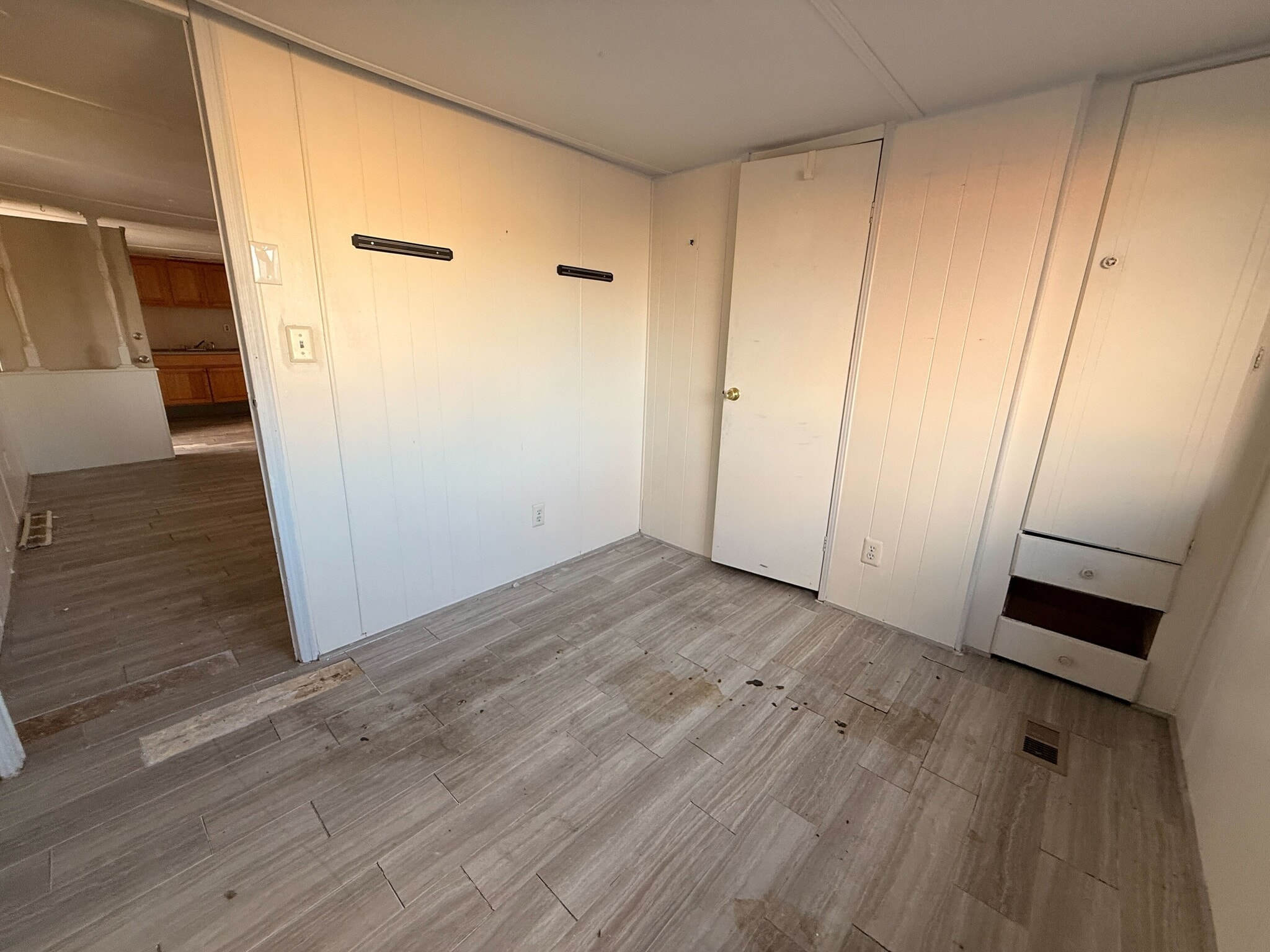 Building Photo - 3601 E Wyoming Ave