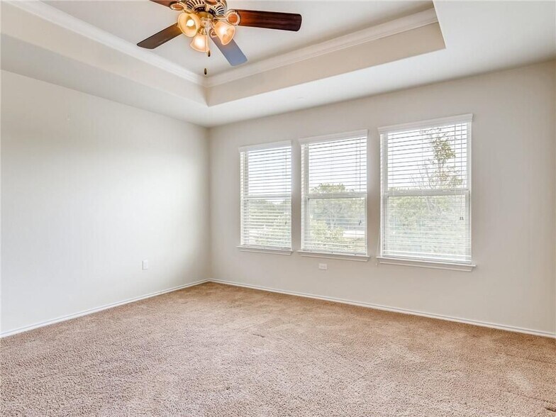 Building Photo - 9801 Tolima Dr