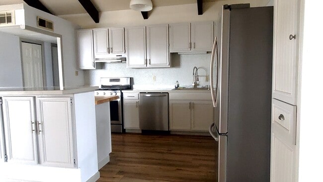 Kitchen - 250 W 8th St