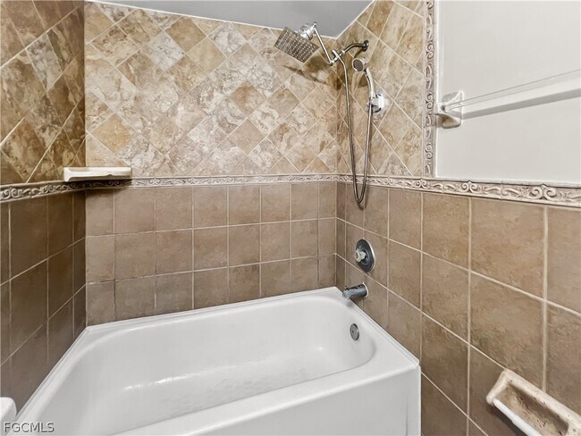 Building Photo - 2704 Owen Ave S