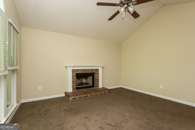 Building Photo - 294 Oak Landing Cir