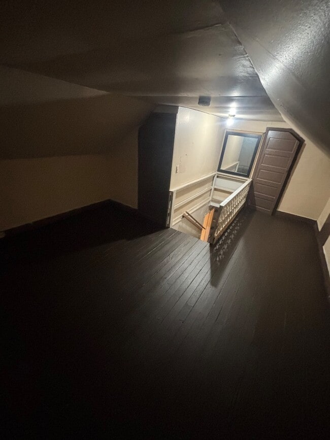 Building Photo - 342 E Broadway