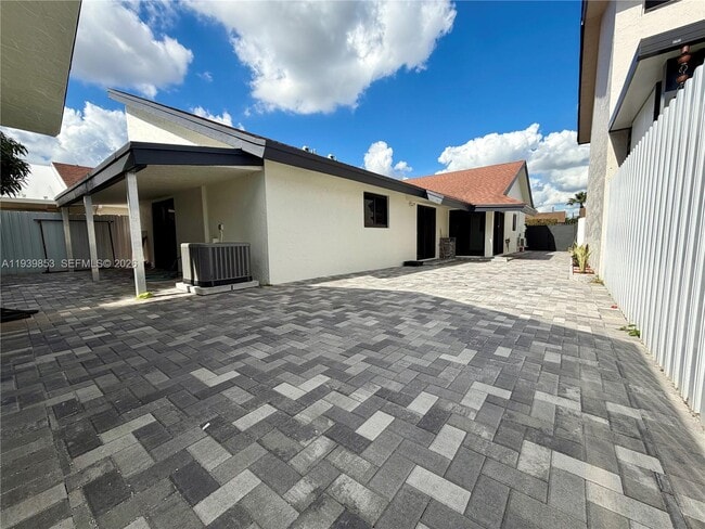 Building Photo - 9064 SW 6th St