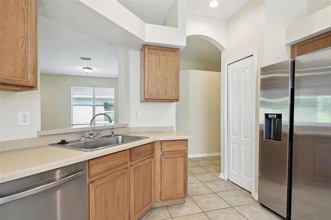 Building Photo - 15841 Pond Rush Ct