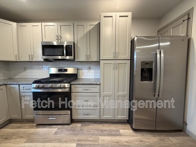 Building Photo - 34 N Lee St