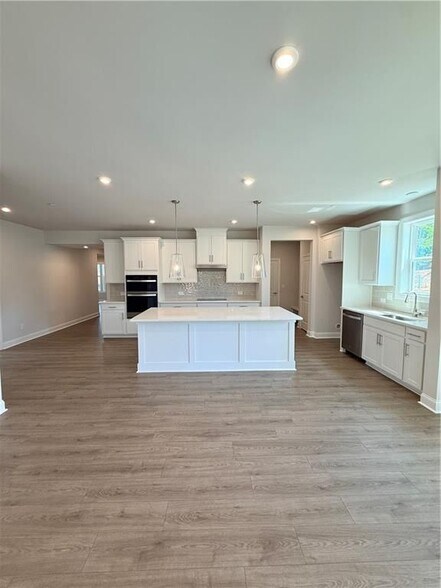 Building Photo - 146 Willowfern Ln