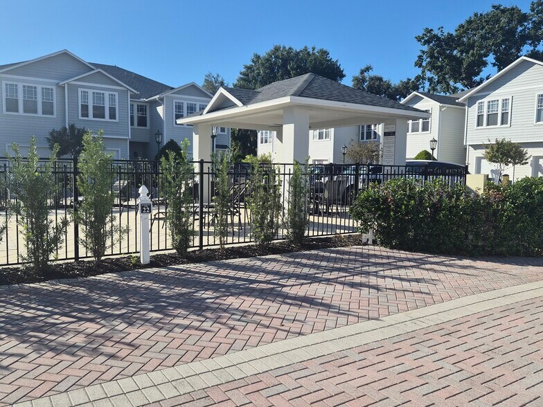 Building Photo - 2311 W Morrison Ave