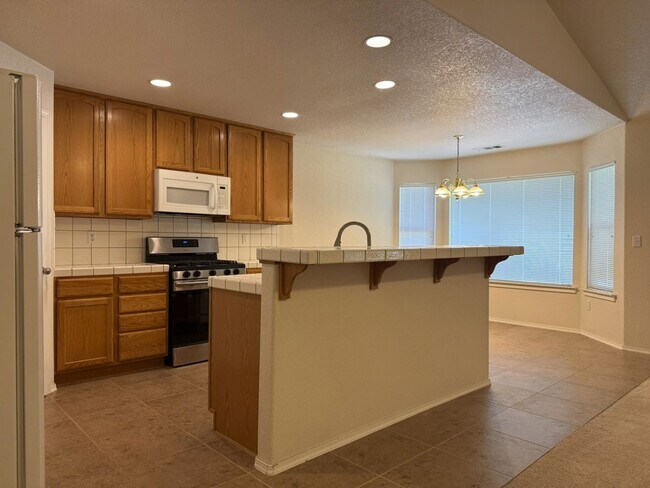 Building Photo - Charming 3-bedroom, 2-bath home in North Merced!