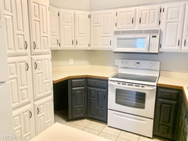 Building Photo - 2 br, 1 bath Condo - 2320 Melissa Dr