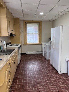 Building Photo - 130 Main St